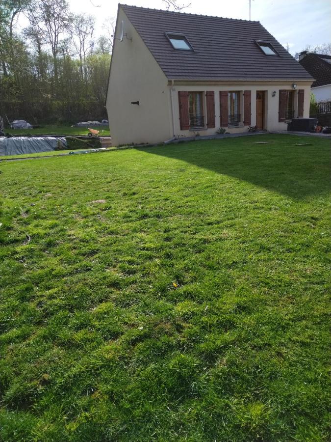 Agréable maison de campagne Le Mesnil-Theribus Extérieur photo